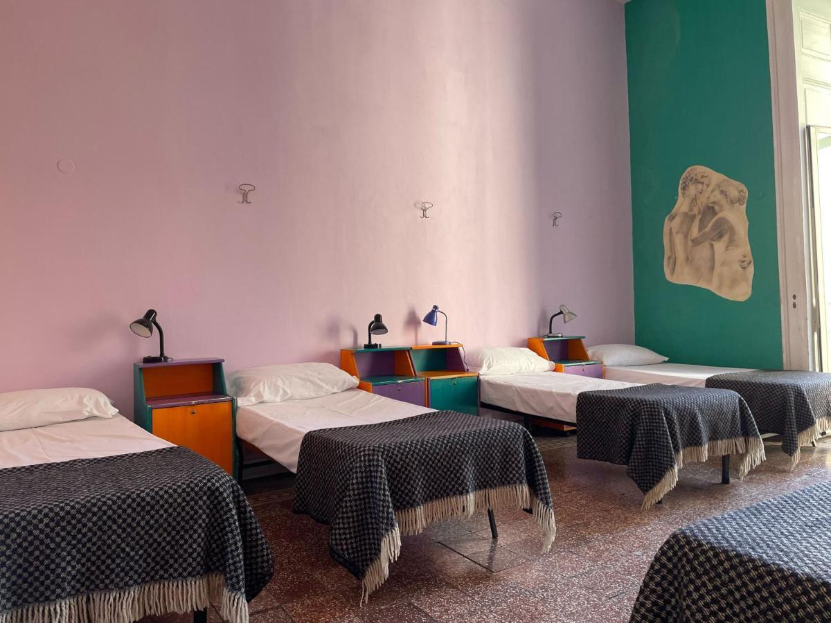 Hostel 6 Small