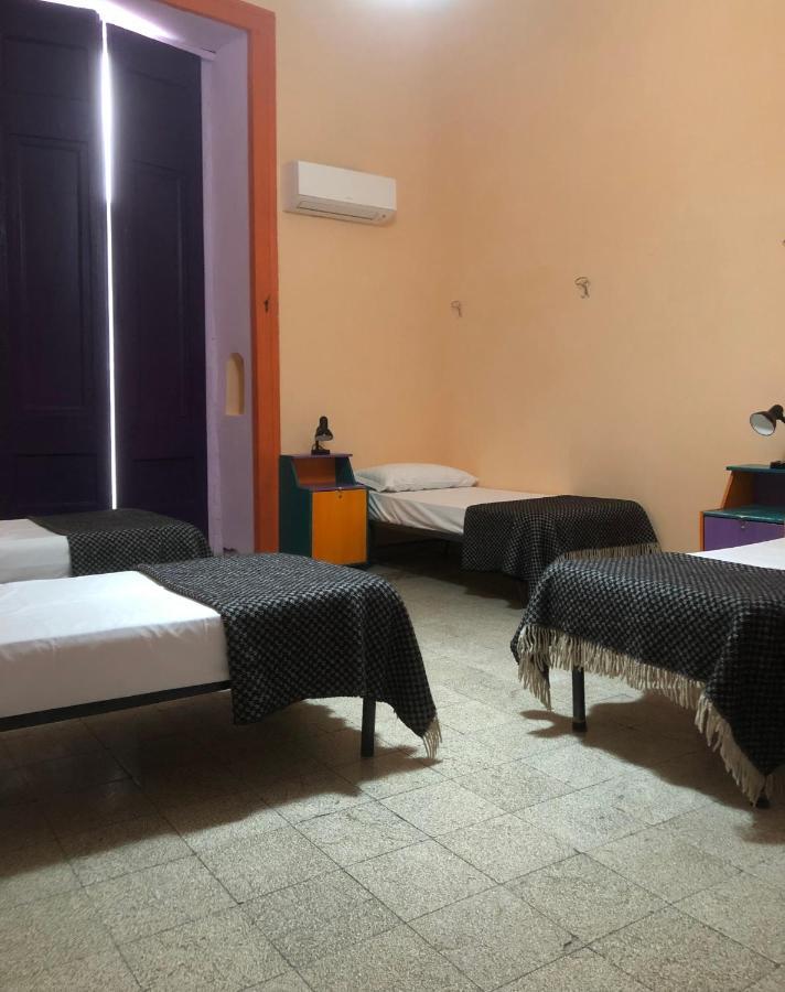 6 Small Hostel *